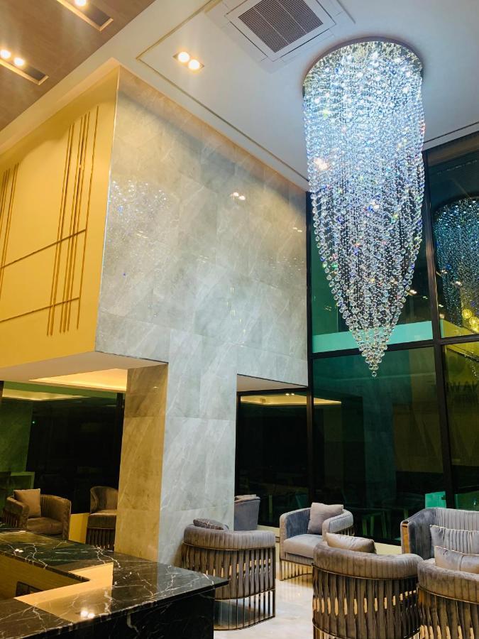 Thana Wisut Hotel Банкок Екстериор снимка