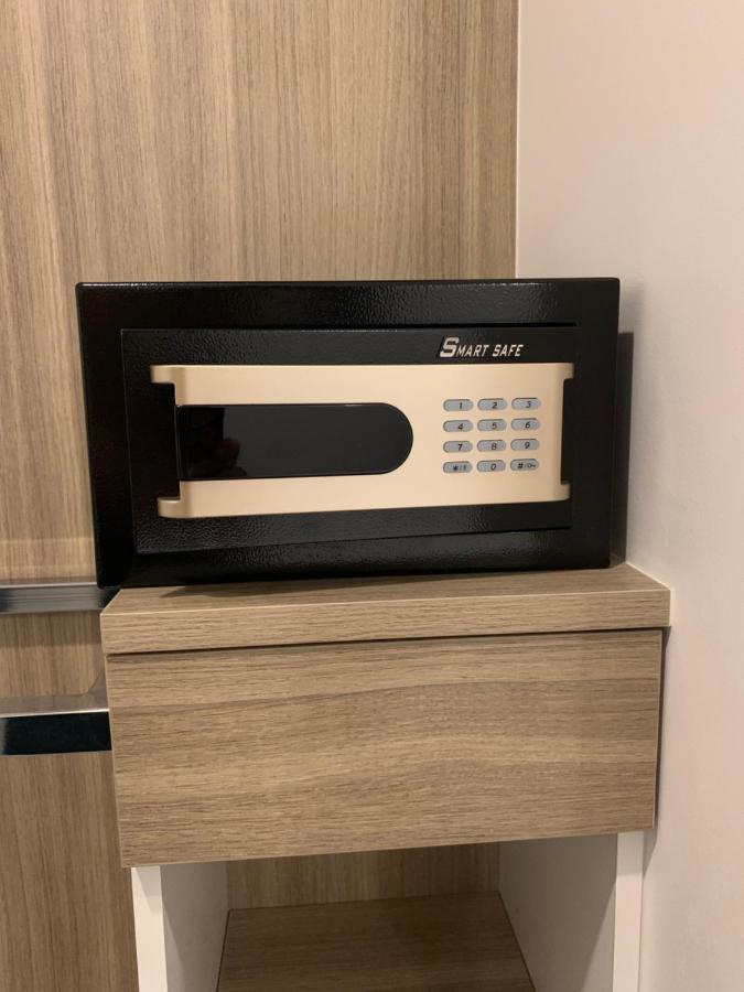 Thana Wisut Hotel Банкок Екстериор снимка