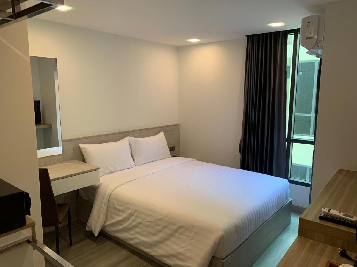 Thana Wisut Hotel Банкок Екстериор снимка