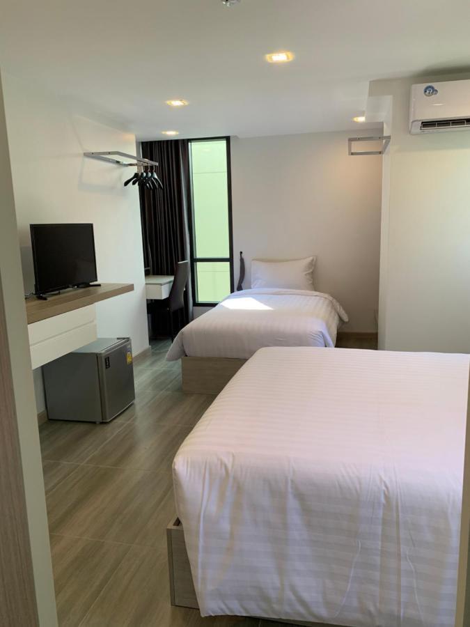 Thana Wisut Hotel Банкок Екстериор снимка