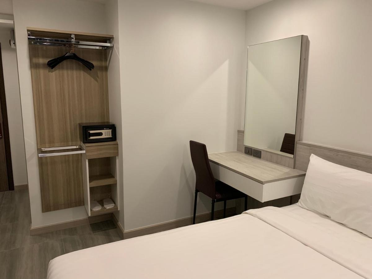 Thana Wisut Hotel Банкок Екстериор снимка
