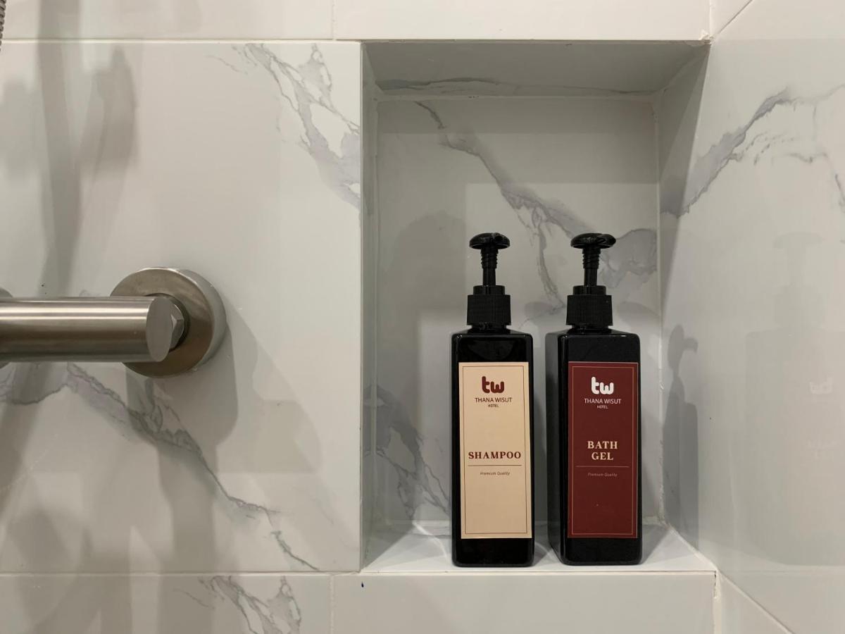 Thana Wisut Hotel Банкок Екстериор снимка