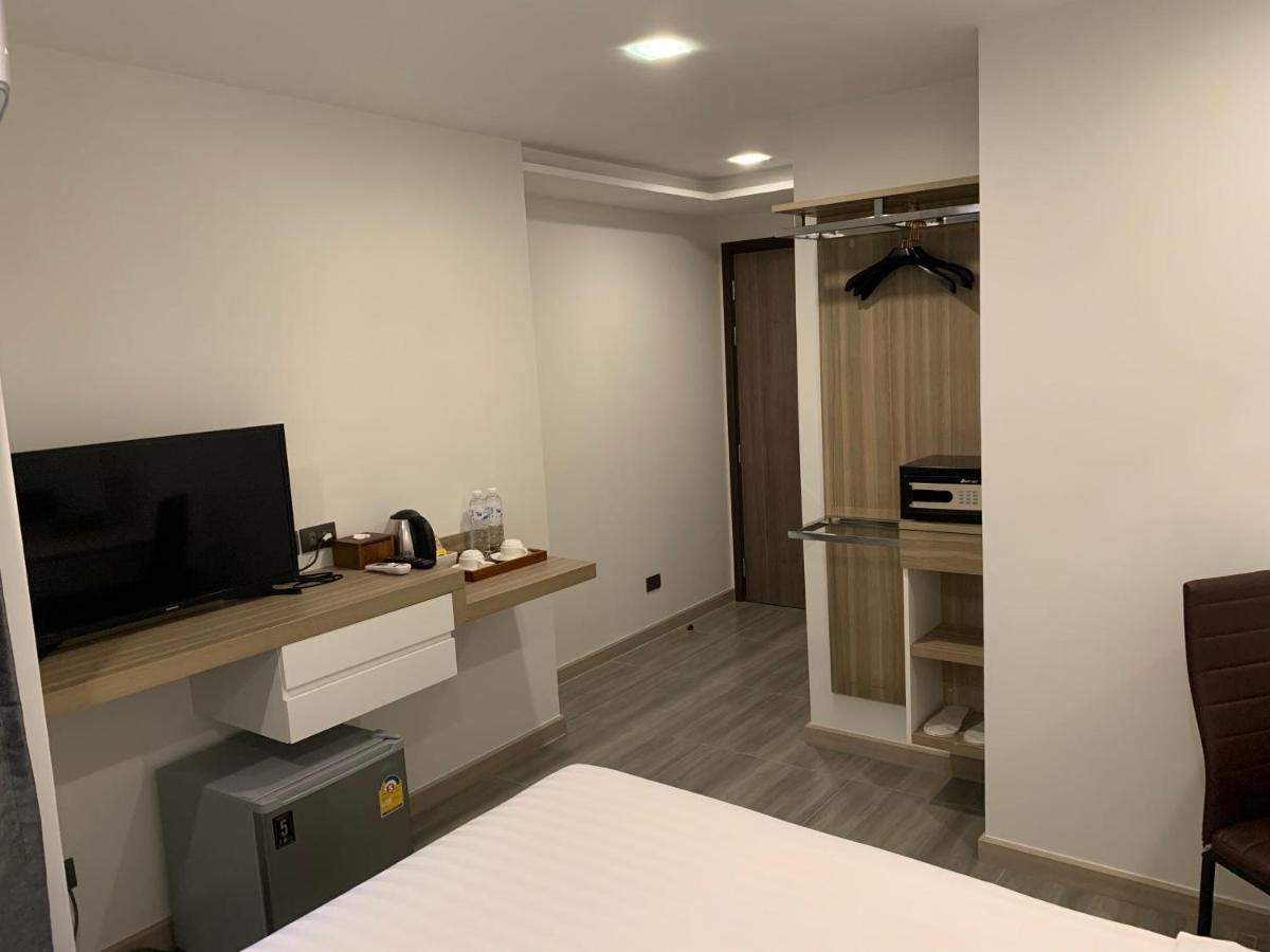Thana Wisut Hotel Банкок Екстериор снимка