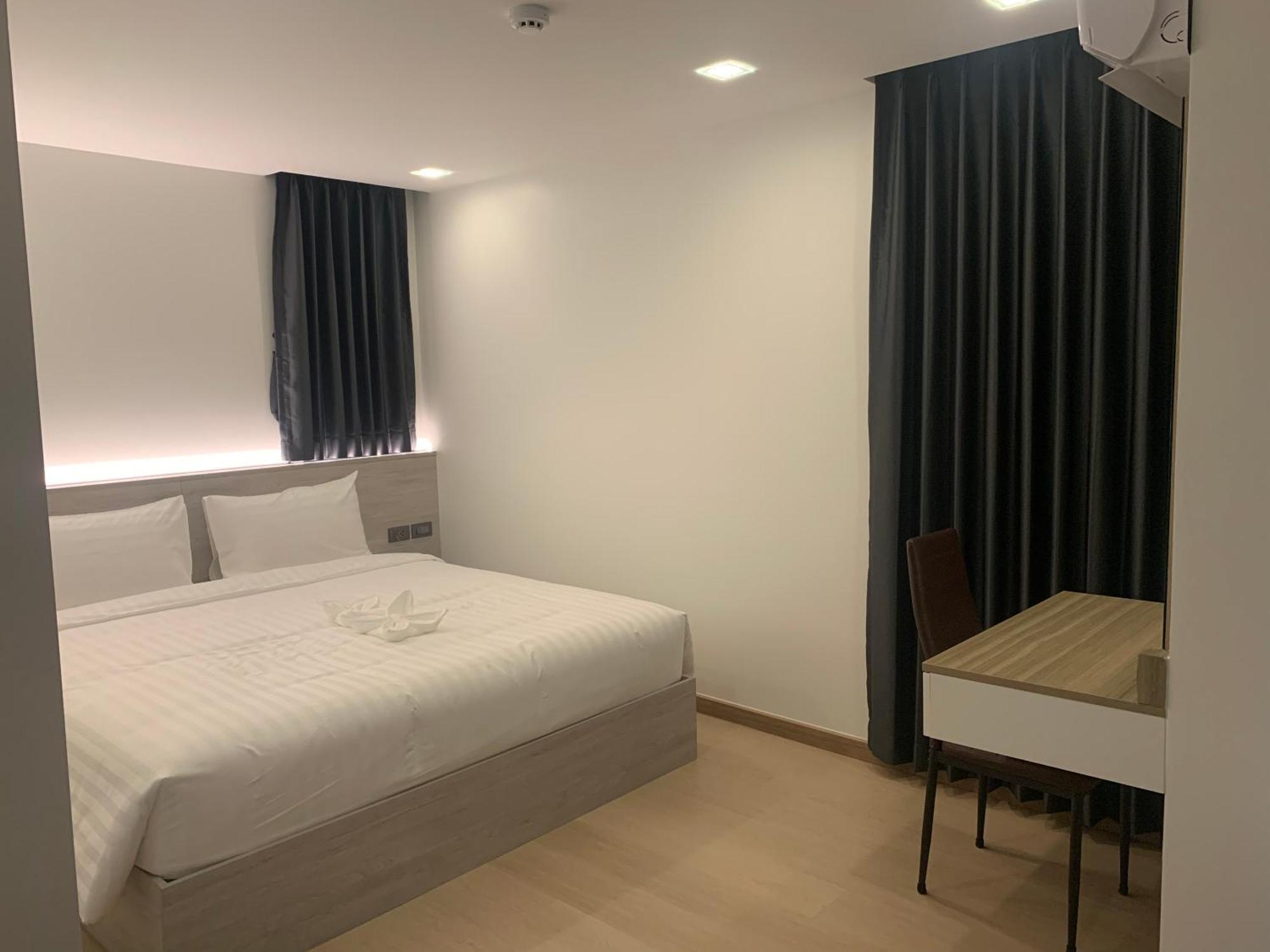 Thana Wisut Hotel Банкок Екстериор снимка
