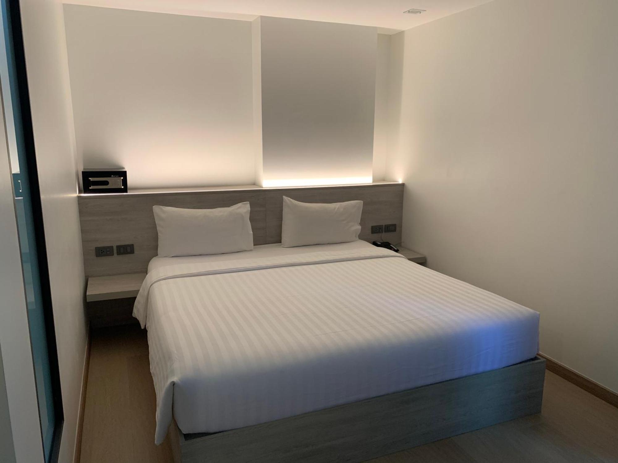 Thana Wisut Hotel Банкок Екстериор снимка
