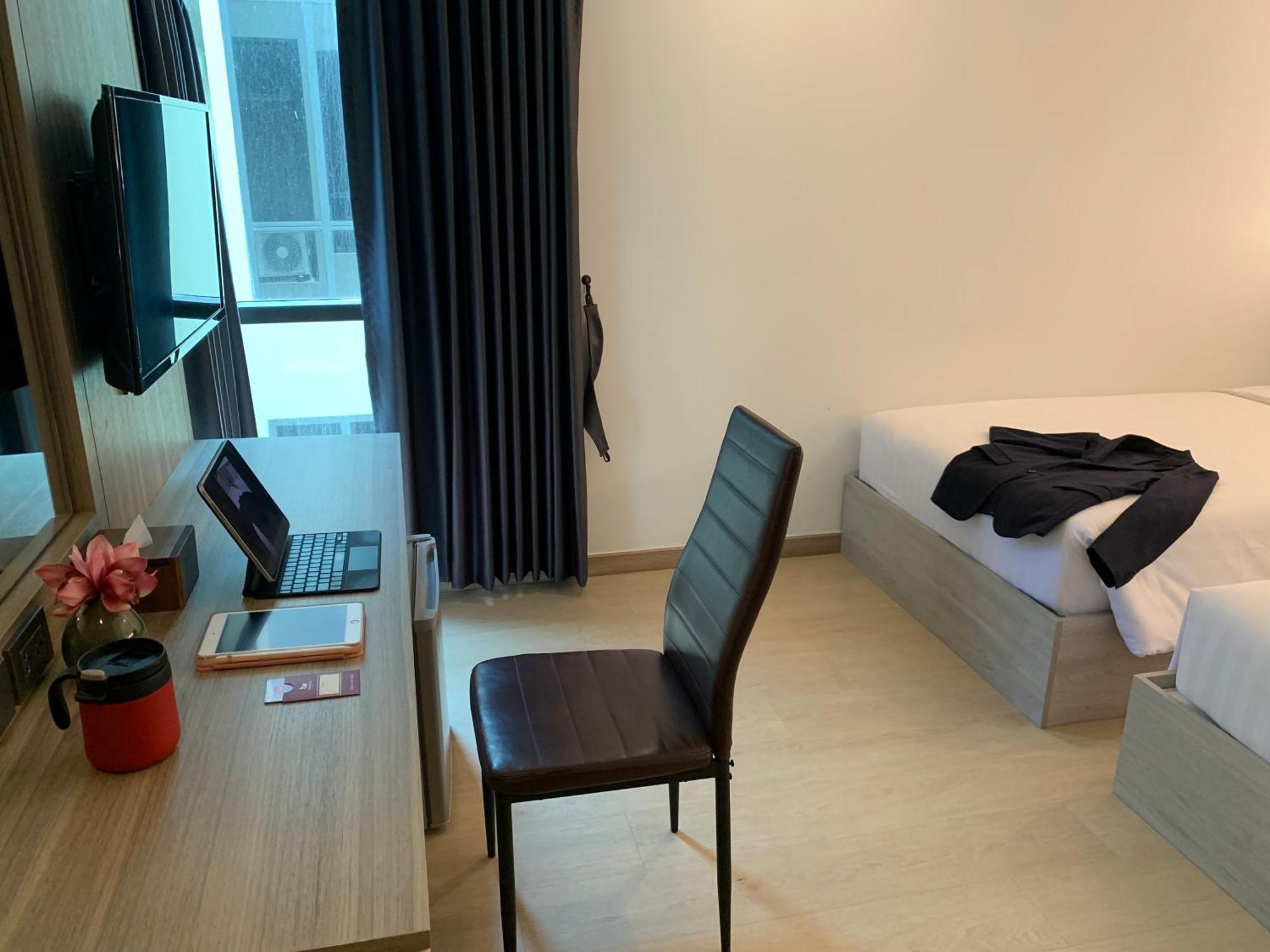 Thana Wisut Hotel Банкок Екстериор снимка