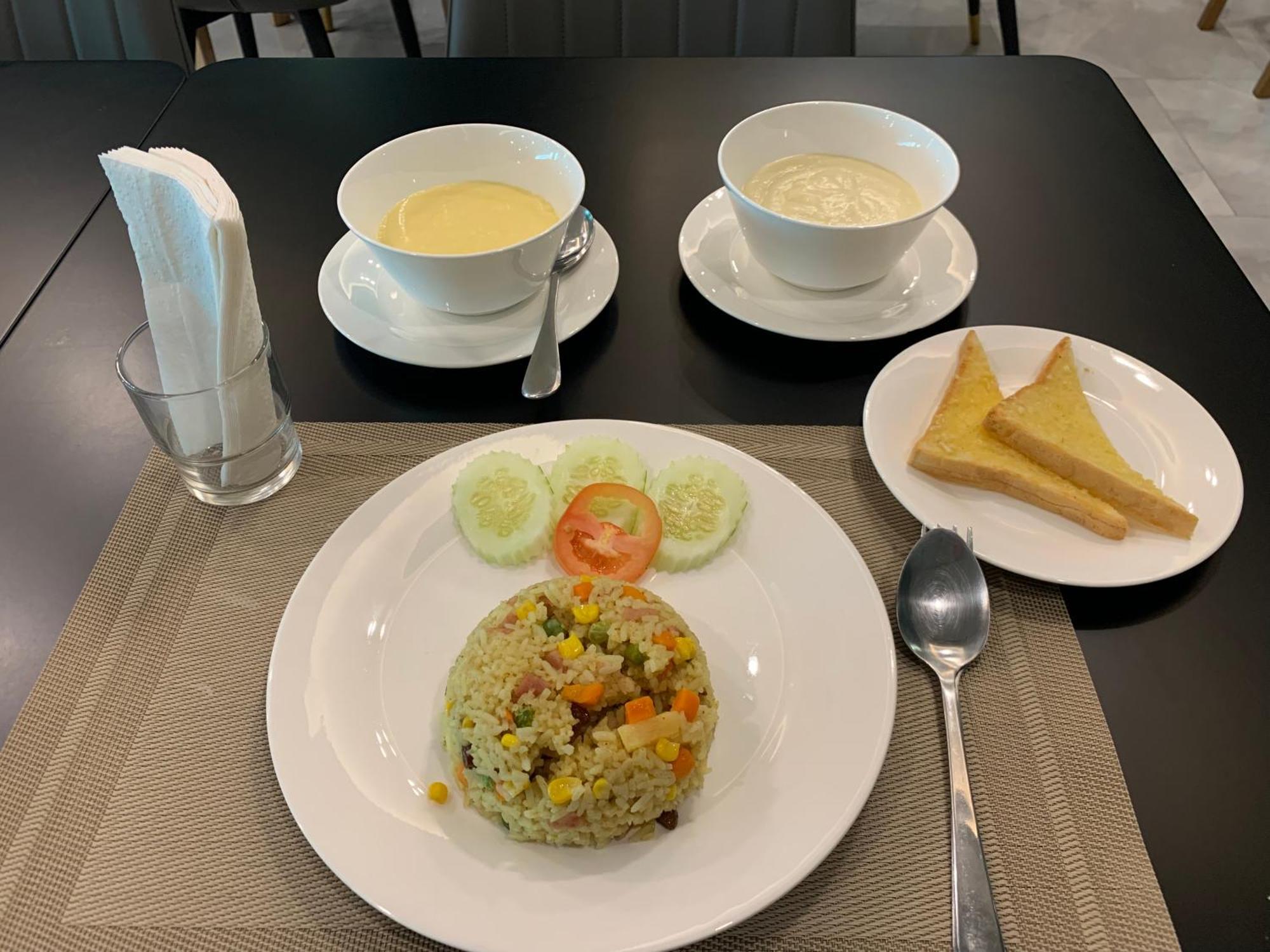 Thana Wisut Hotel Банкок Екстериор снимка