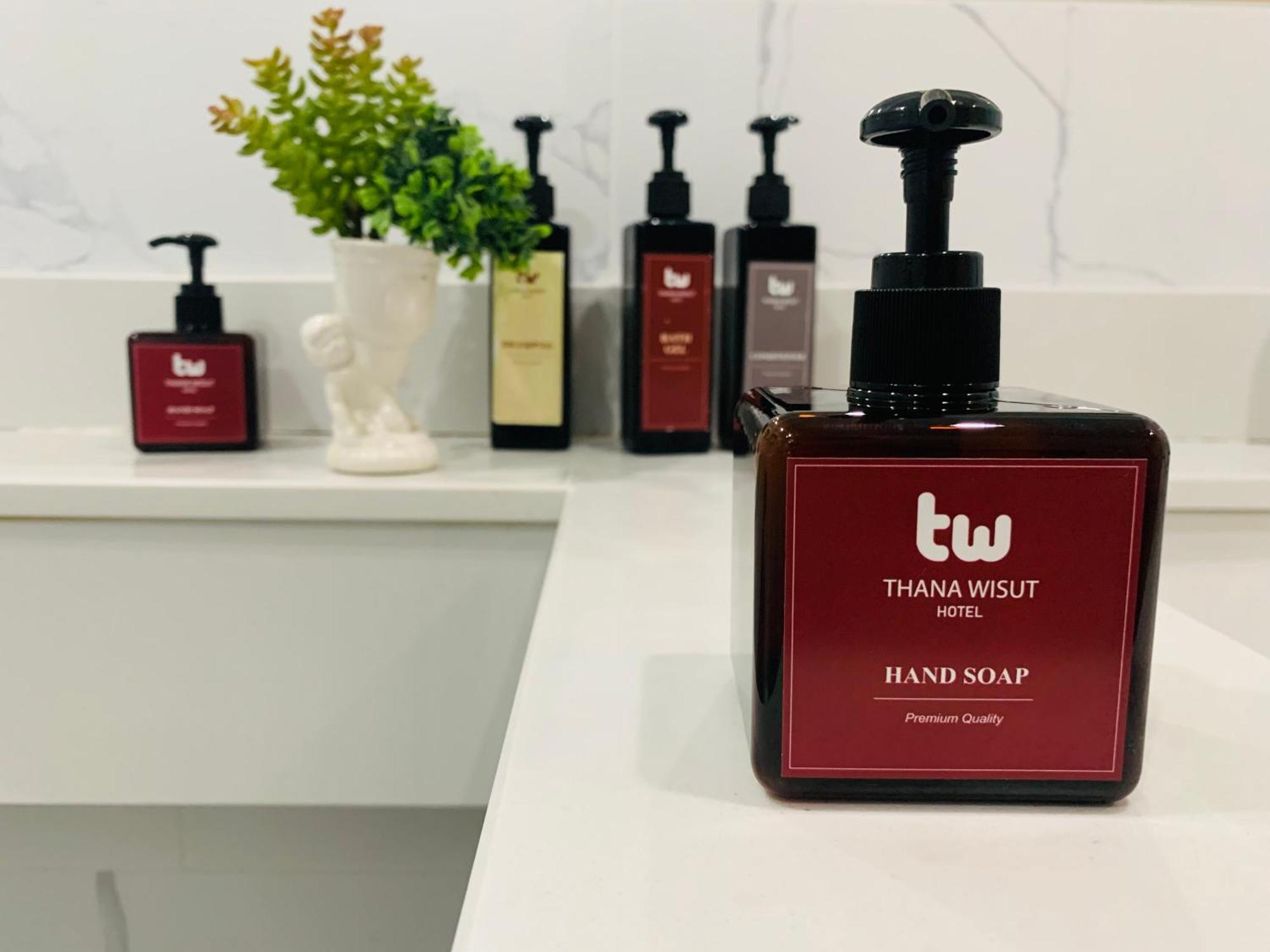 Thana Wisut Hotel Банкок Екстериор снимка