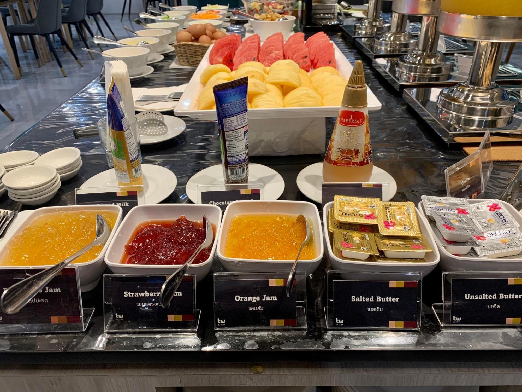 Thana Wisut Hotel Банкок Екстериор снимка